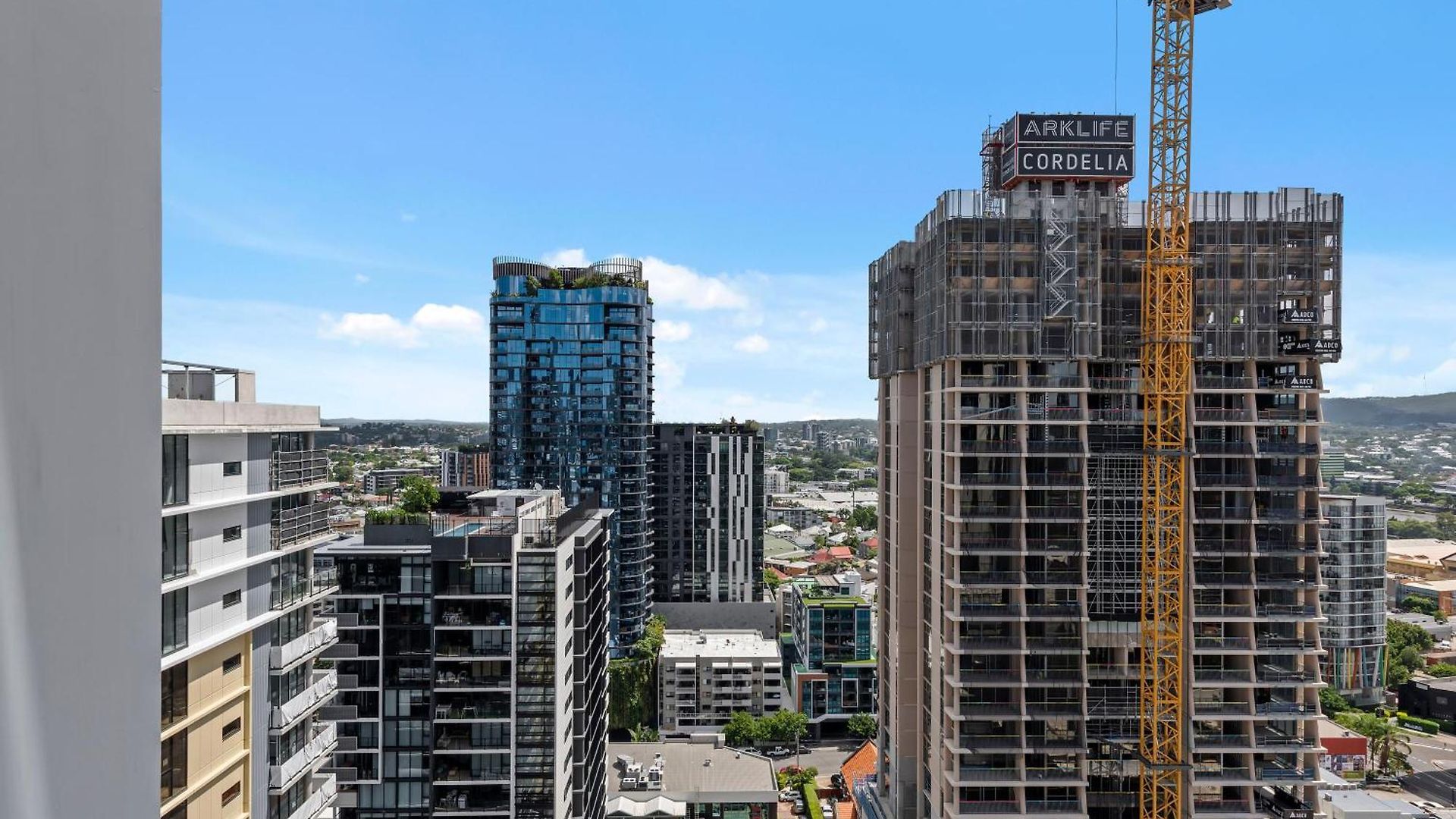 Apartment King Bed, Mountain Views & Southbank Location