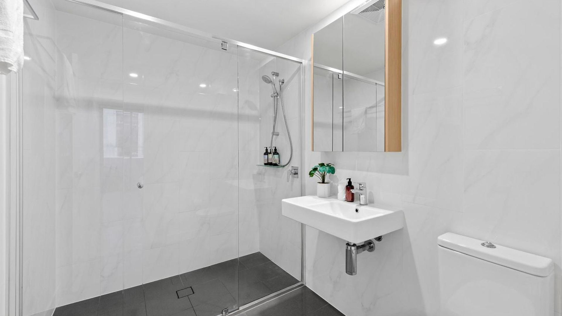 Stylish With King Bed, Gym, Pool Apartment Brisbane