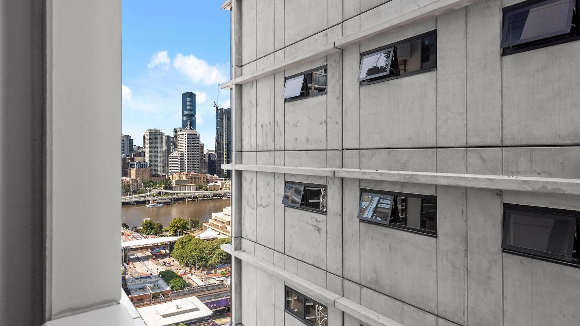 Stylish With King Bed, Gym, Pool * Brisbane