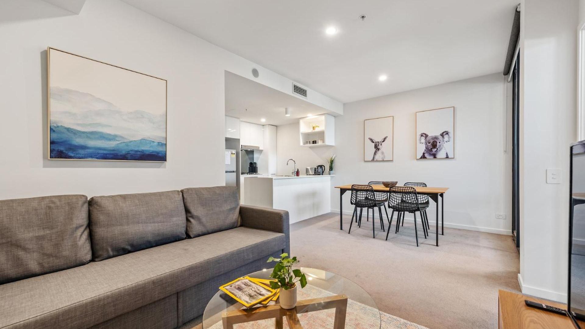 Bright & Modern With Views, King Bed, Park * Brisbane