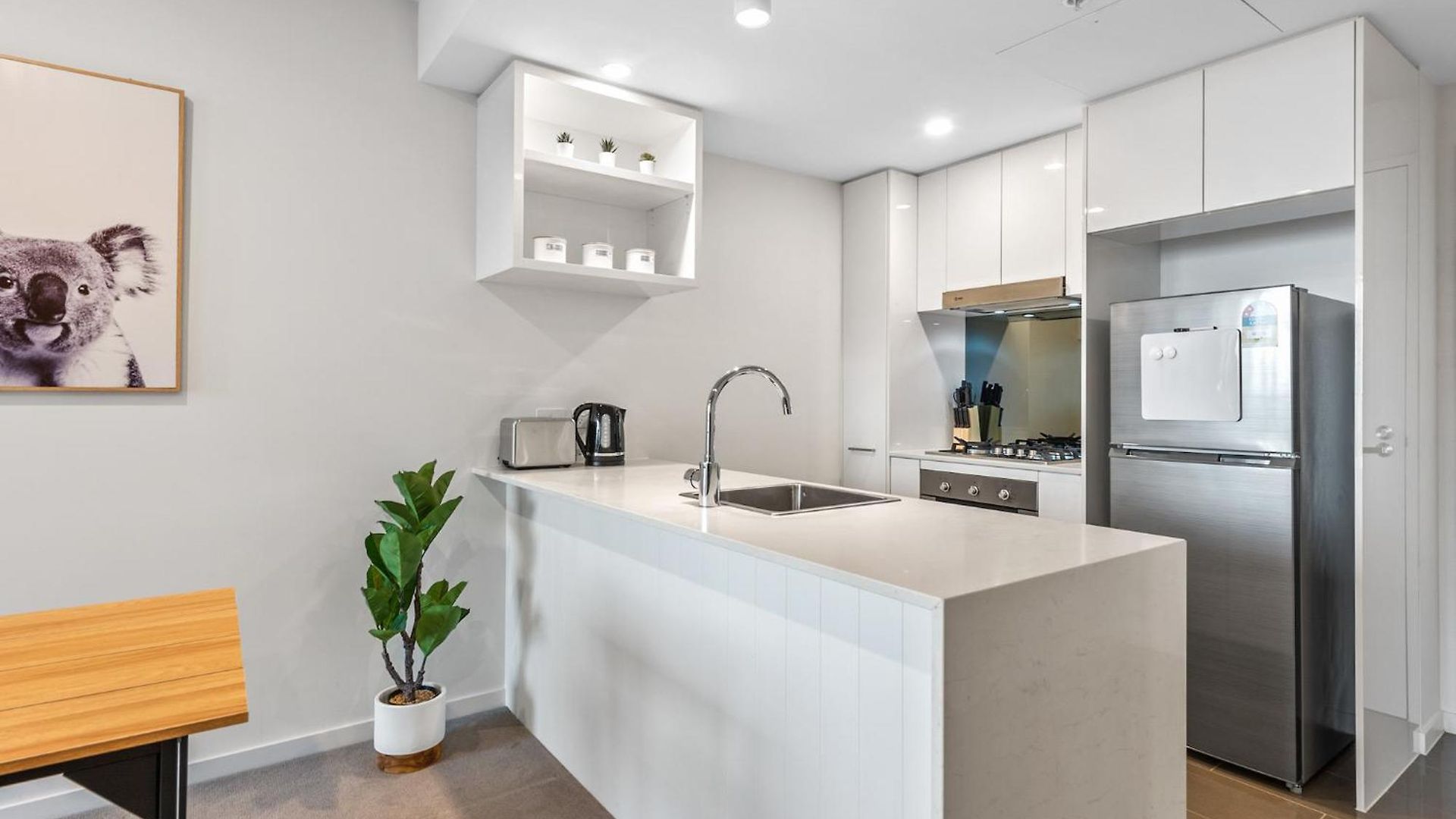 Mountain & Sunset Views With King Bed, Pool, Gym Apartment Brisbane
