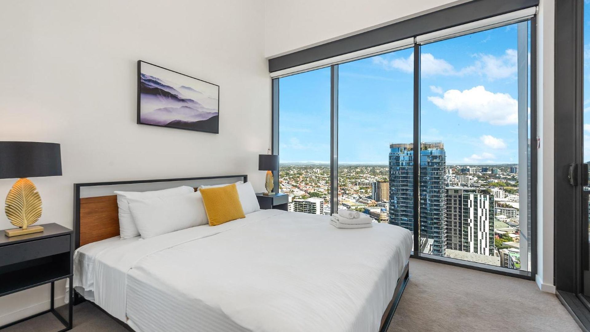 Floor With Gorgeous Views, King Bed, Pool & Gym Apartment Brisbane