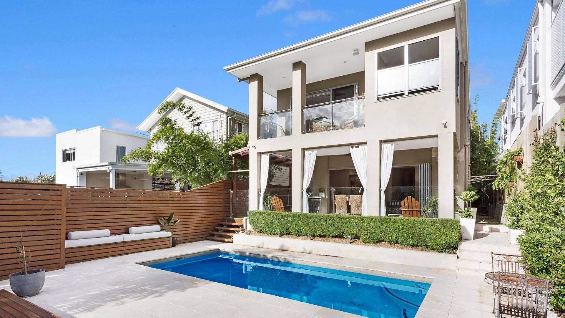 Large Family With Pool & Holiday home
