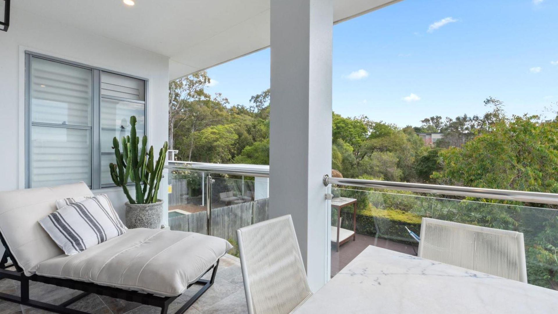 Large Family With Pool & Brisbane