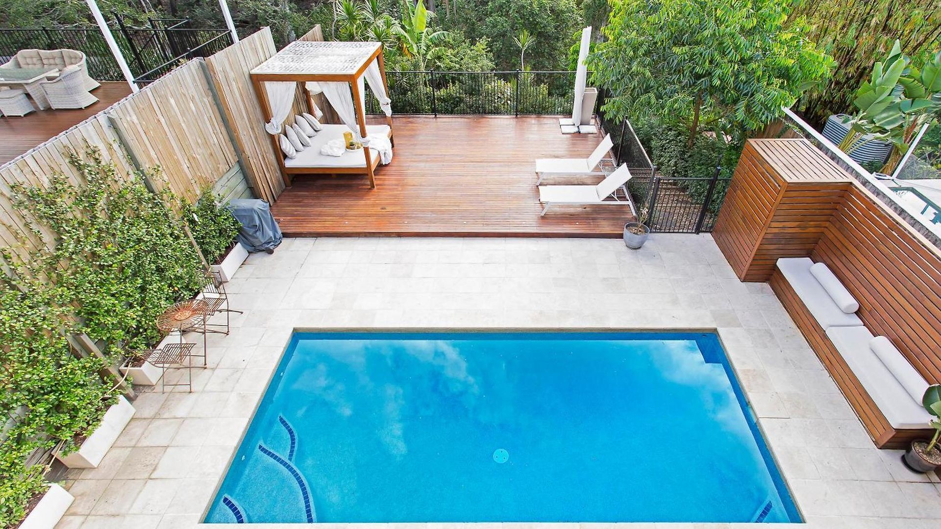 Large Family With Pool & Holiday home *