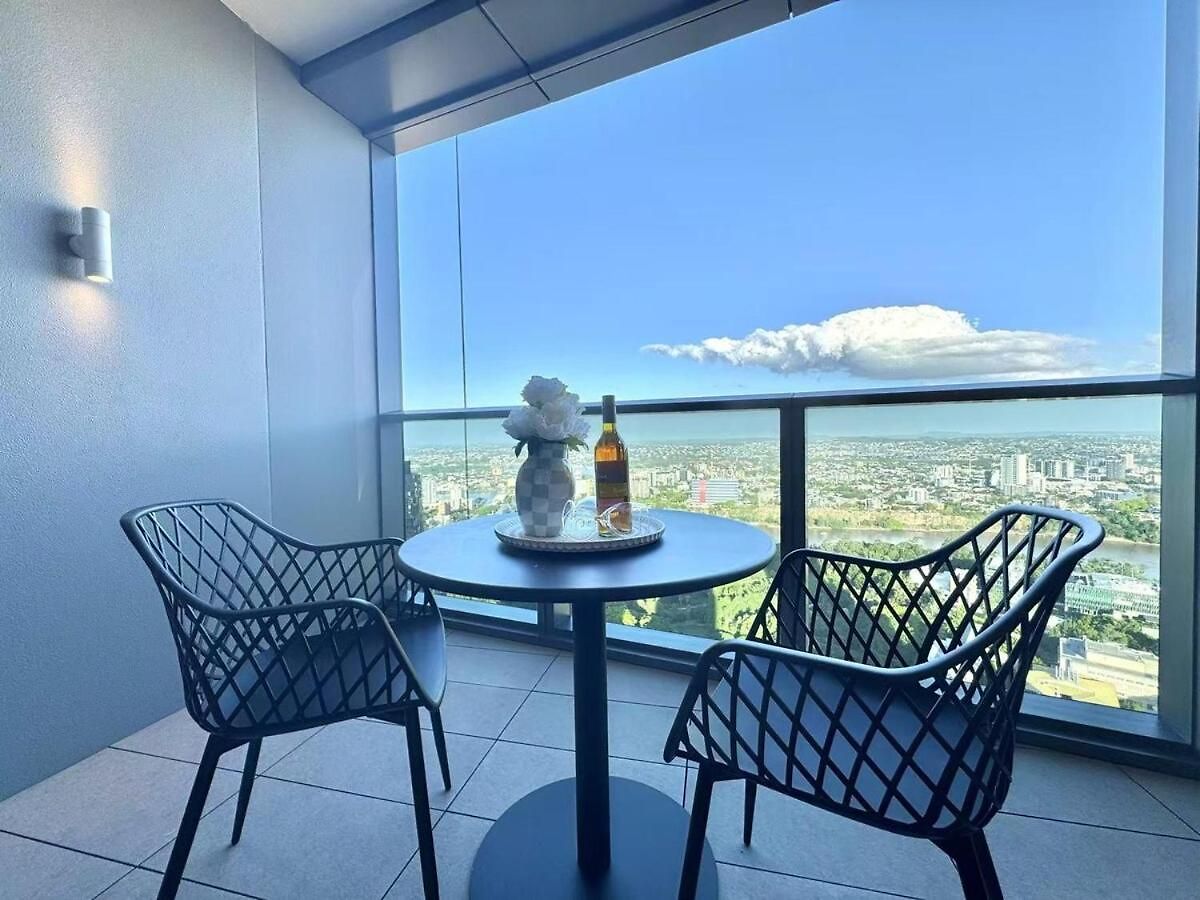 Landmark Casino 1bdr Luxe Apartment *