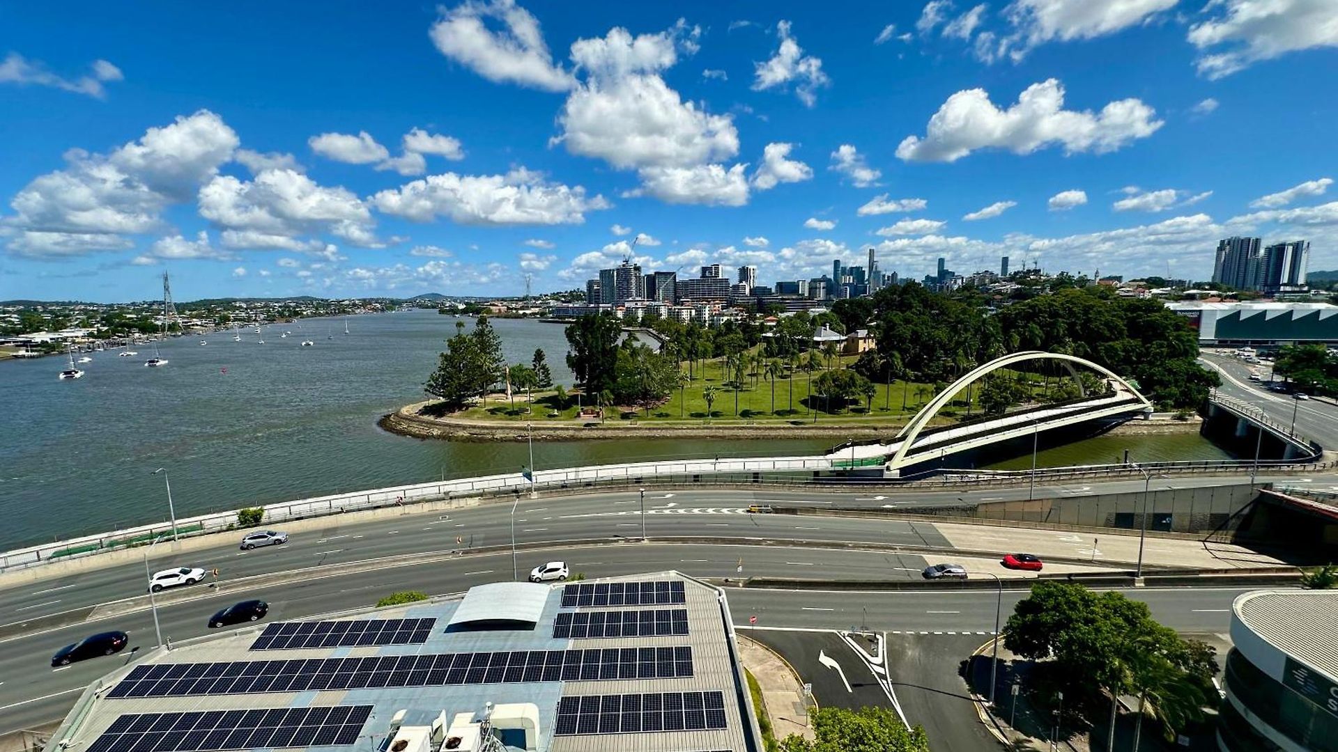 Apartment New With River View & Parking Brisbane
