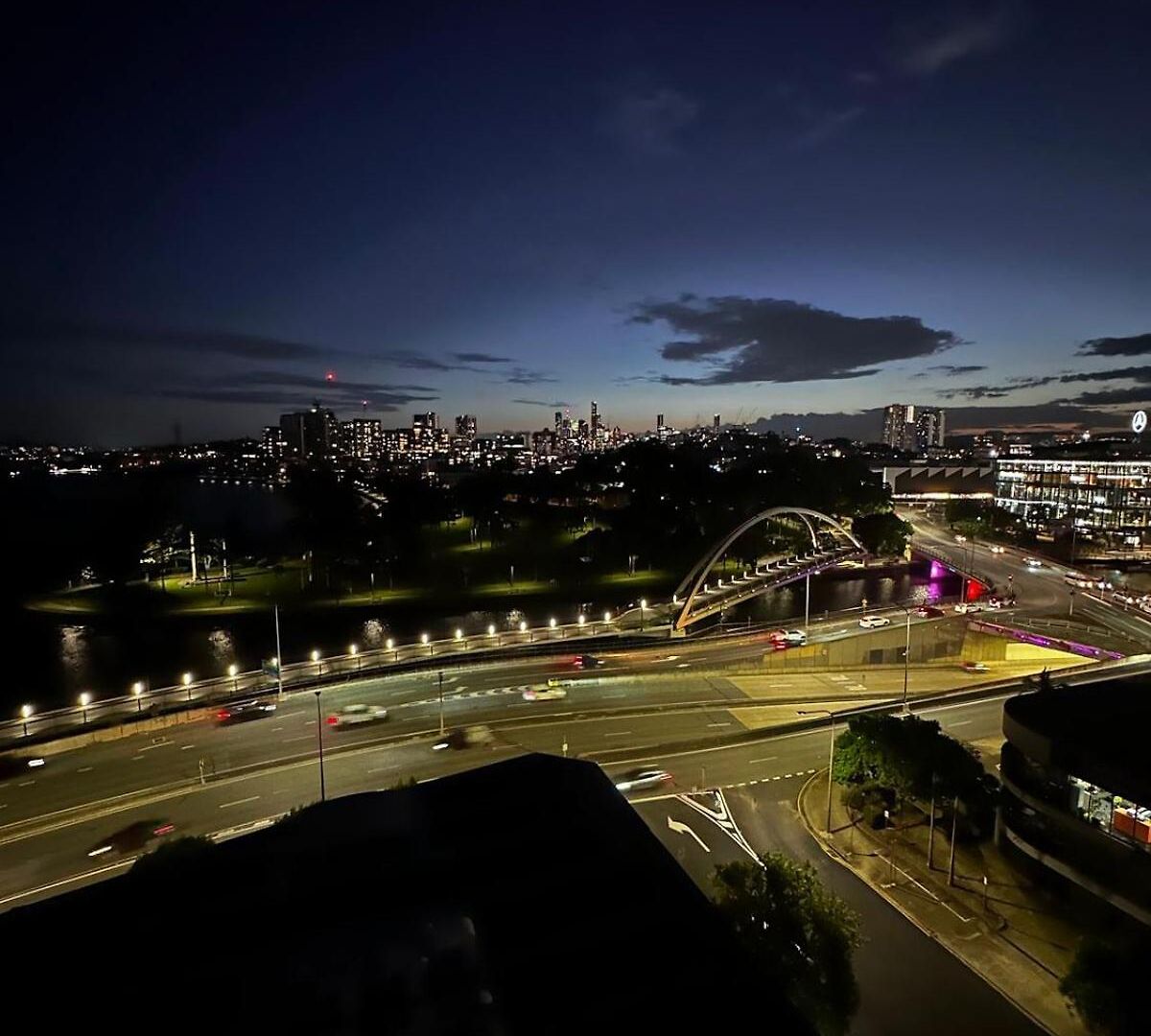 New With River View & Parking * Brisbane