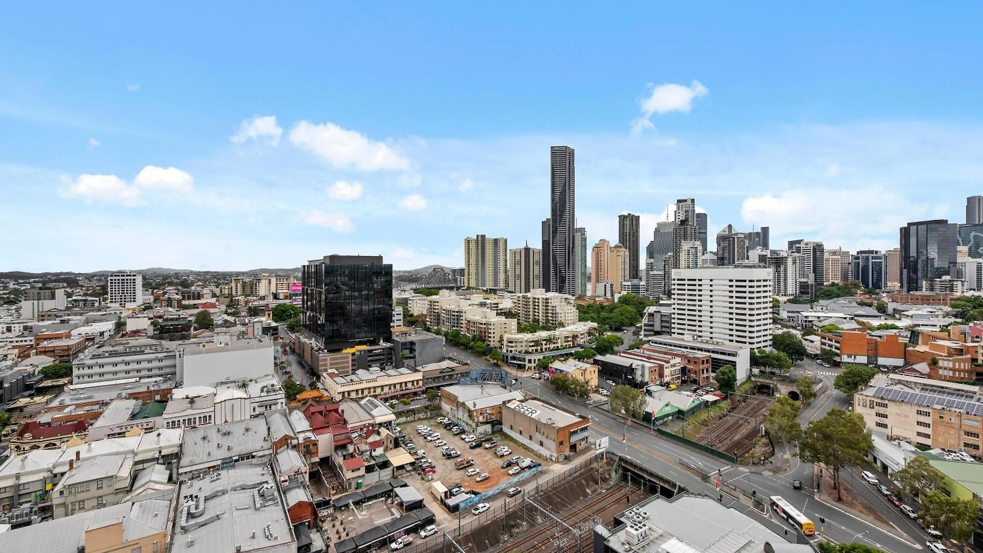 Stylish Valley Pad With Views, Huge Gym & Park Apartment Brisbane