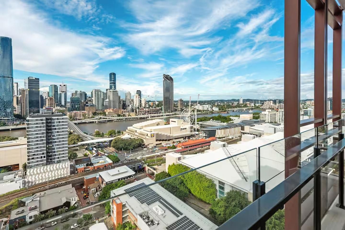 Apartment Spectacular Views Location, King Bed, Pool Brisbane