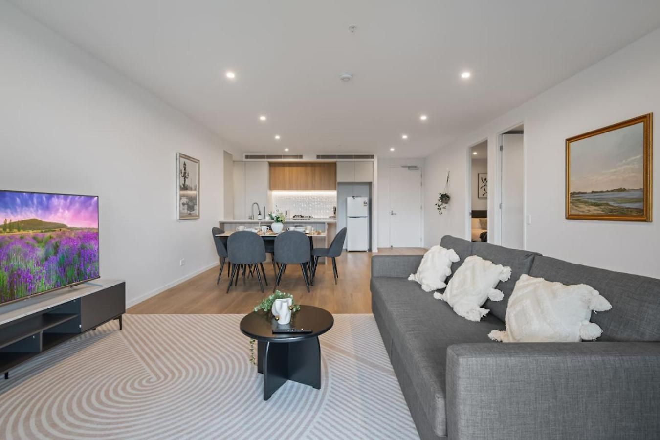 Skyline N Rooftop Pool 2br Modern Near Cbd *