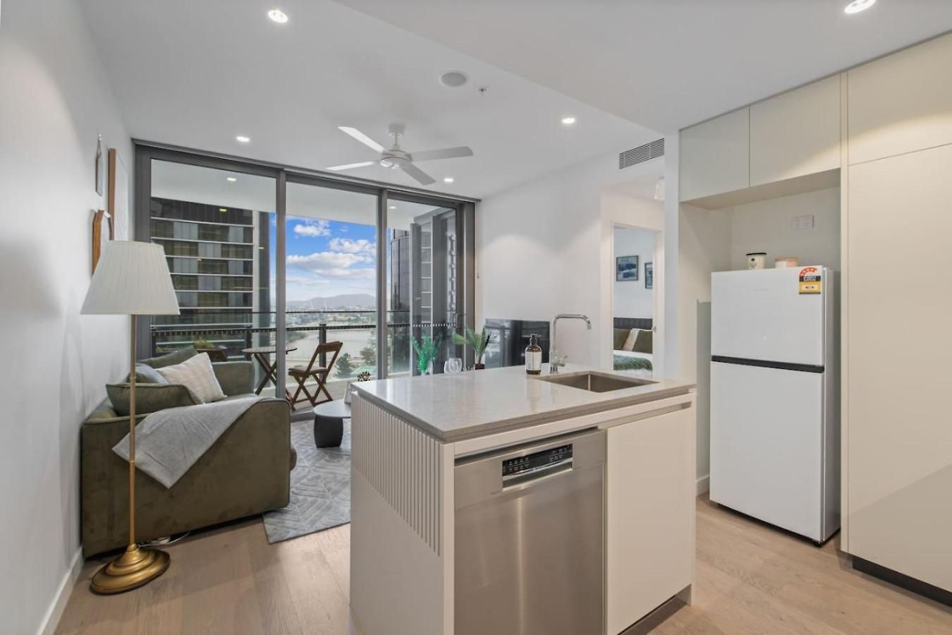 1b Queens Wharf Luxury Apartment