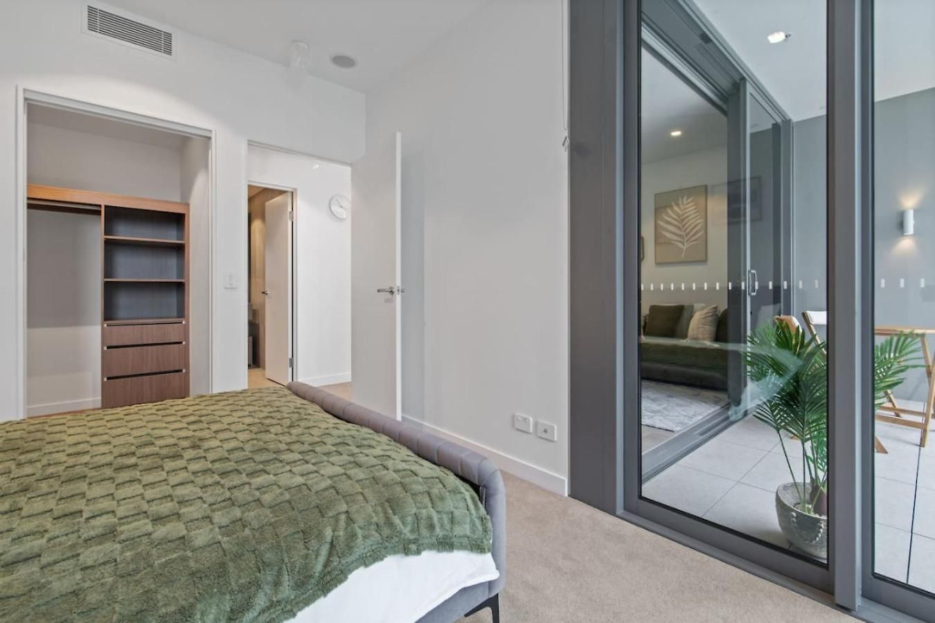 1b Queens Wharf Luxury