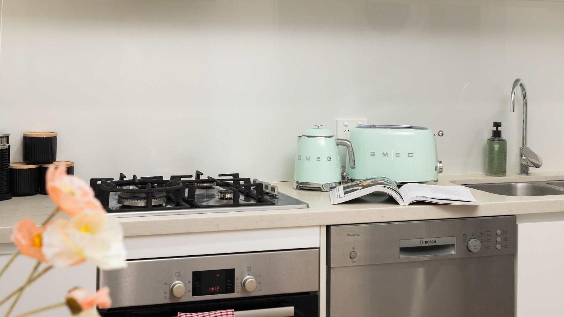 Adorable Fresh 1br With Parking Wifi * Brisbane