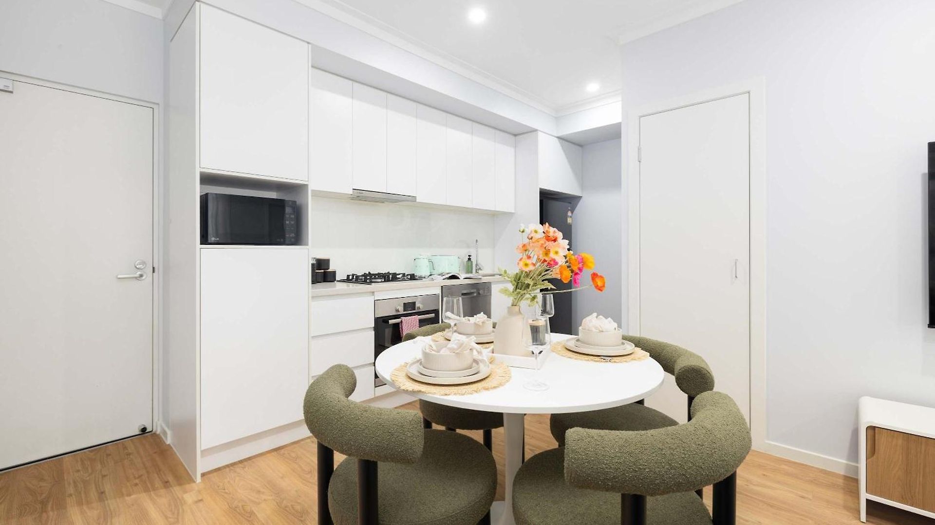 Adorable Fresh 1br With Parking Wifi Apartment *