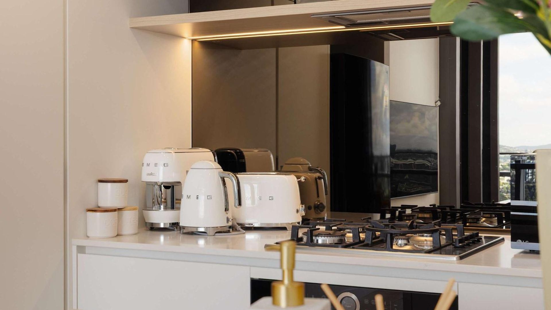 Queens Wharf Gem Stylish 1br In Bnesnew Landmark Apartment