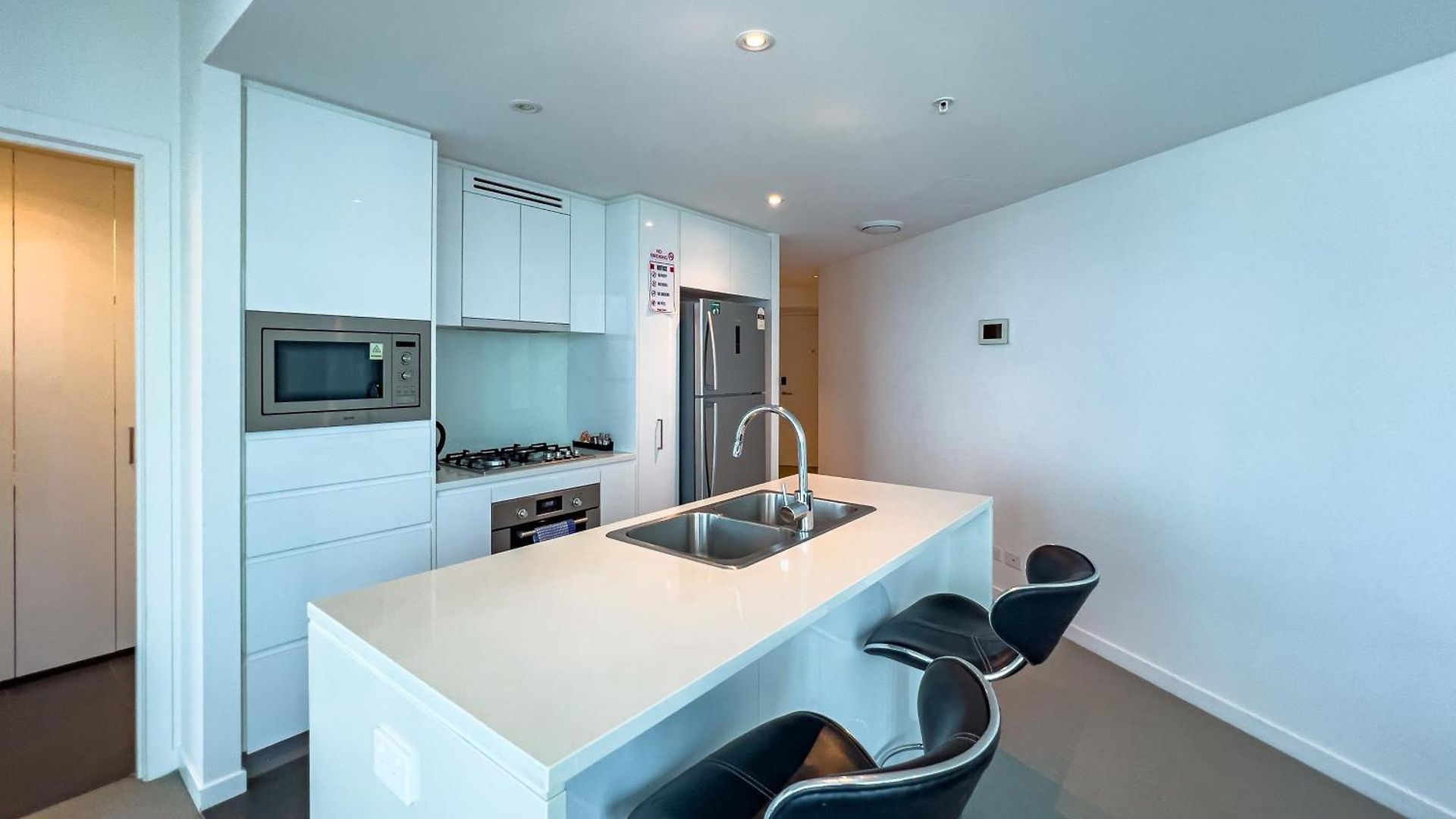 Stunning 1br Skytower Retreat In Cbd's Heart C2 * Brisbane