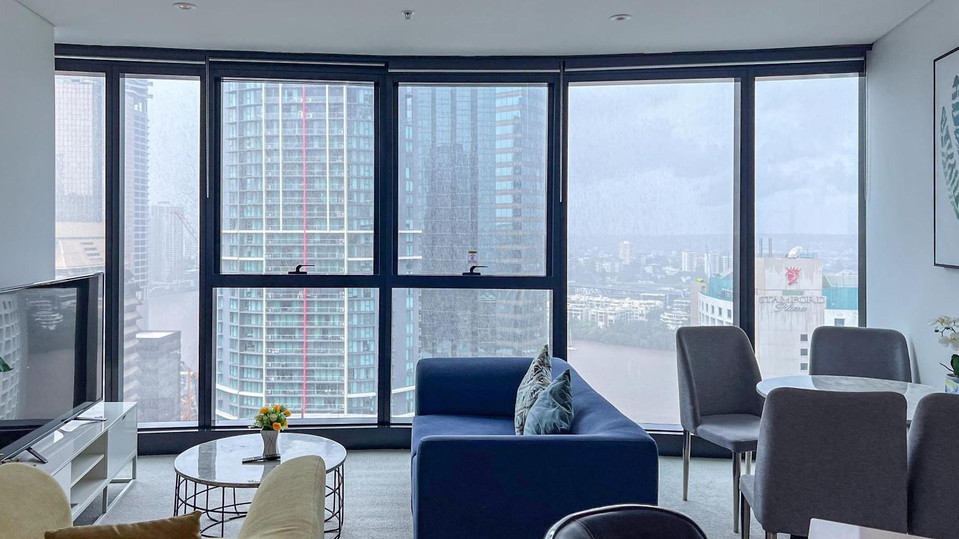 Apartment Stunning 1br Skytower Retreat In Cbd's Heart C2 *