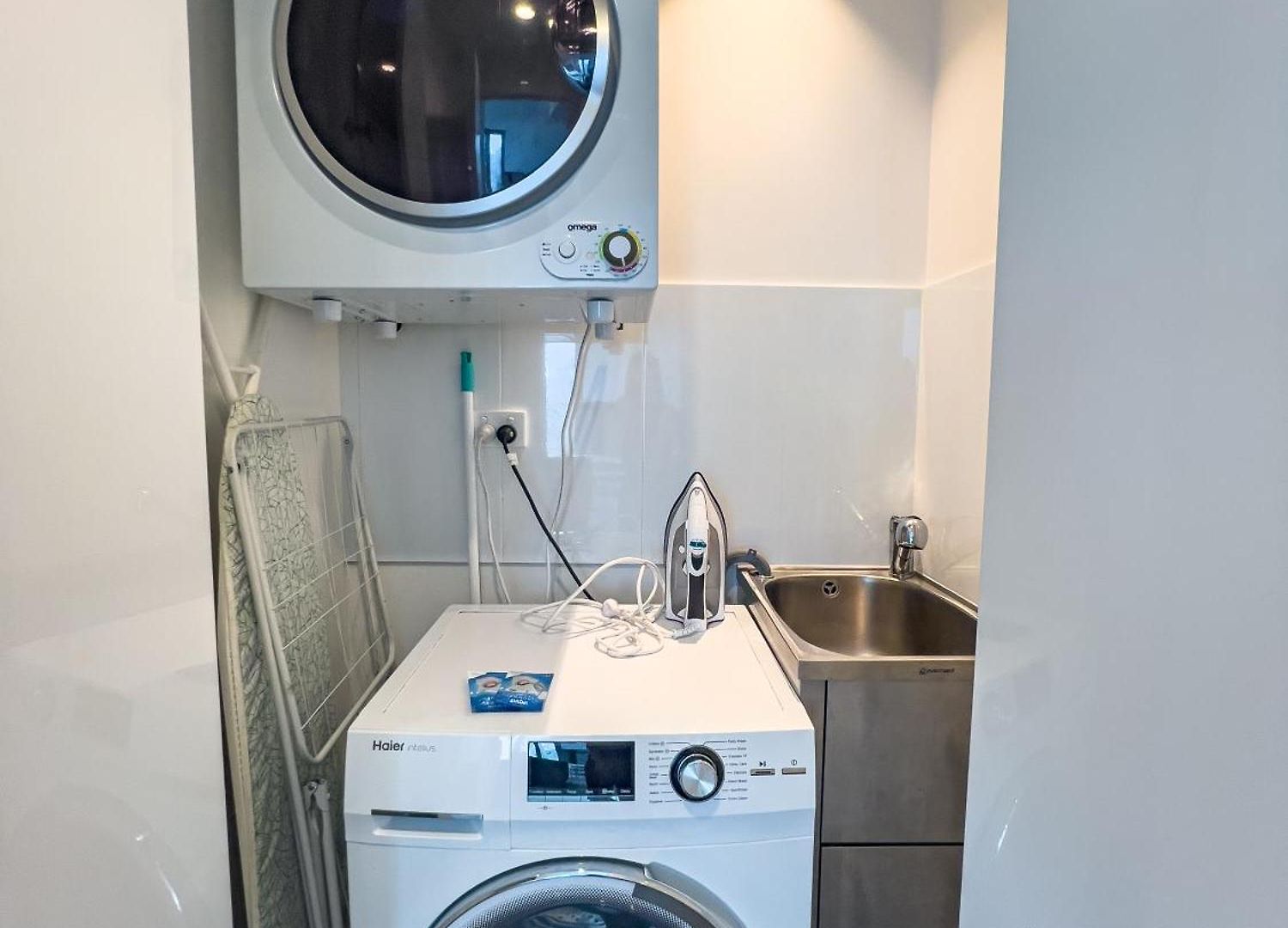 Stunning 1br Skytower Retreat In Cbd's Heart C2 Apartment