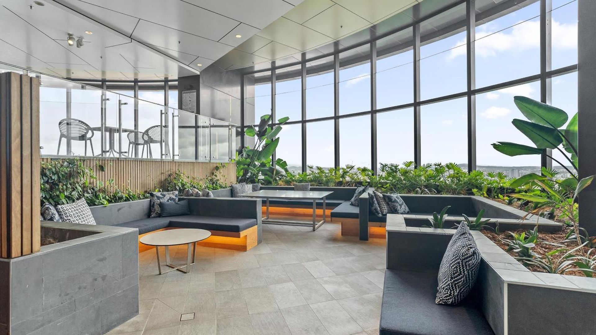 Sky Tower Urban Retreat Stylish 1br C33 Apartment *