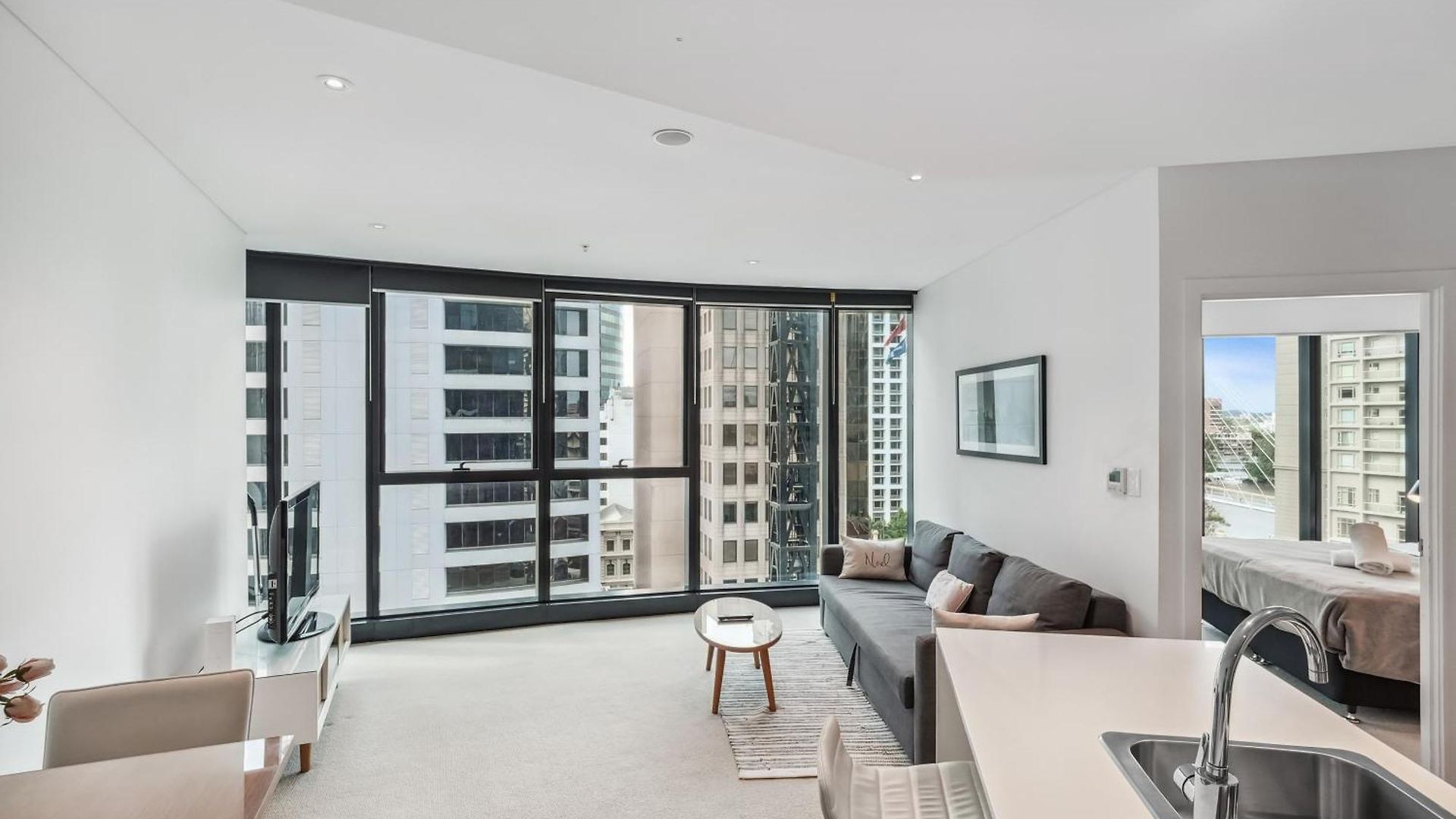 Sky Tower Urban Retreat Stylish 1br C33