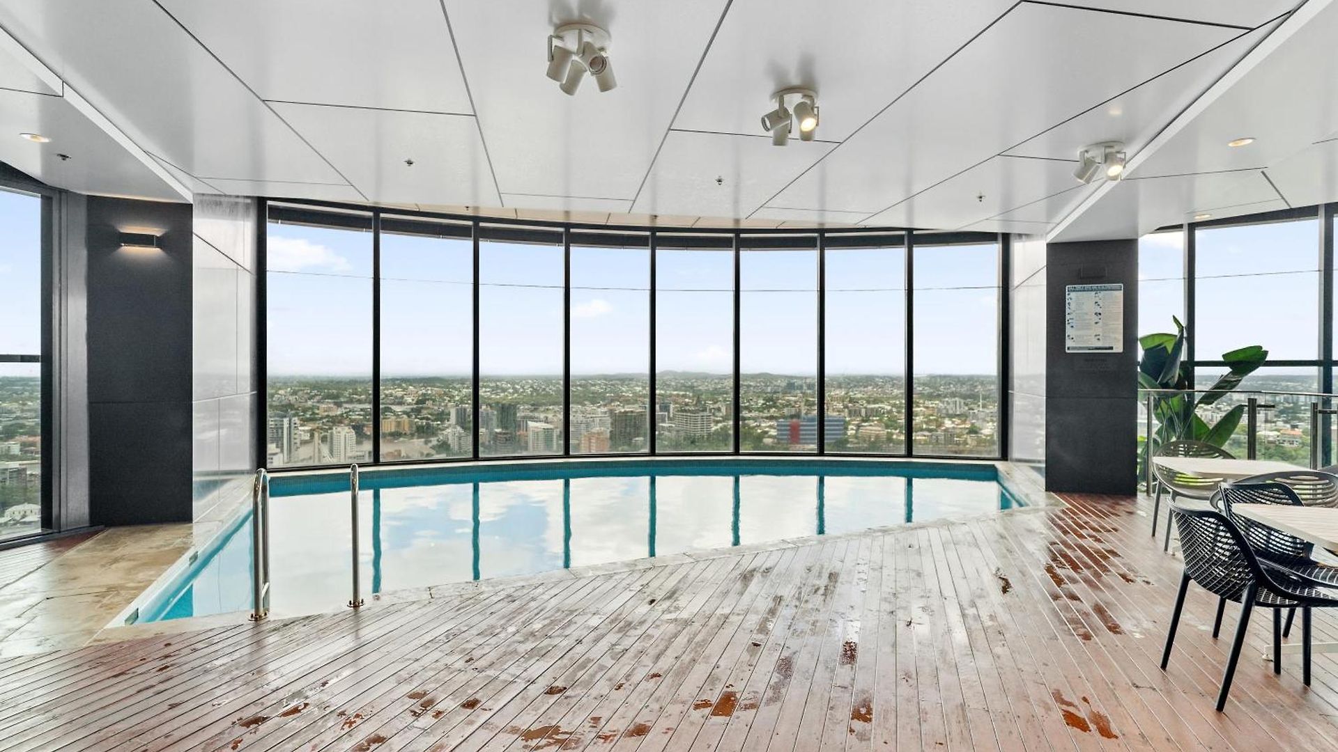 Apartment Sky Tower Urban Retreat Stylish 1br C33