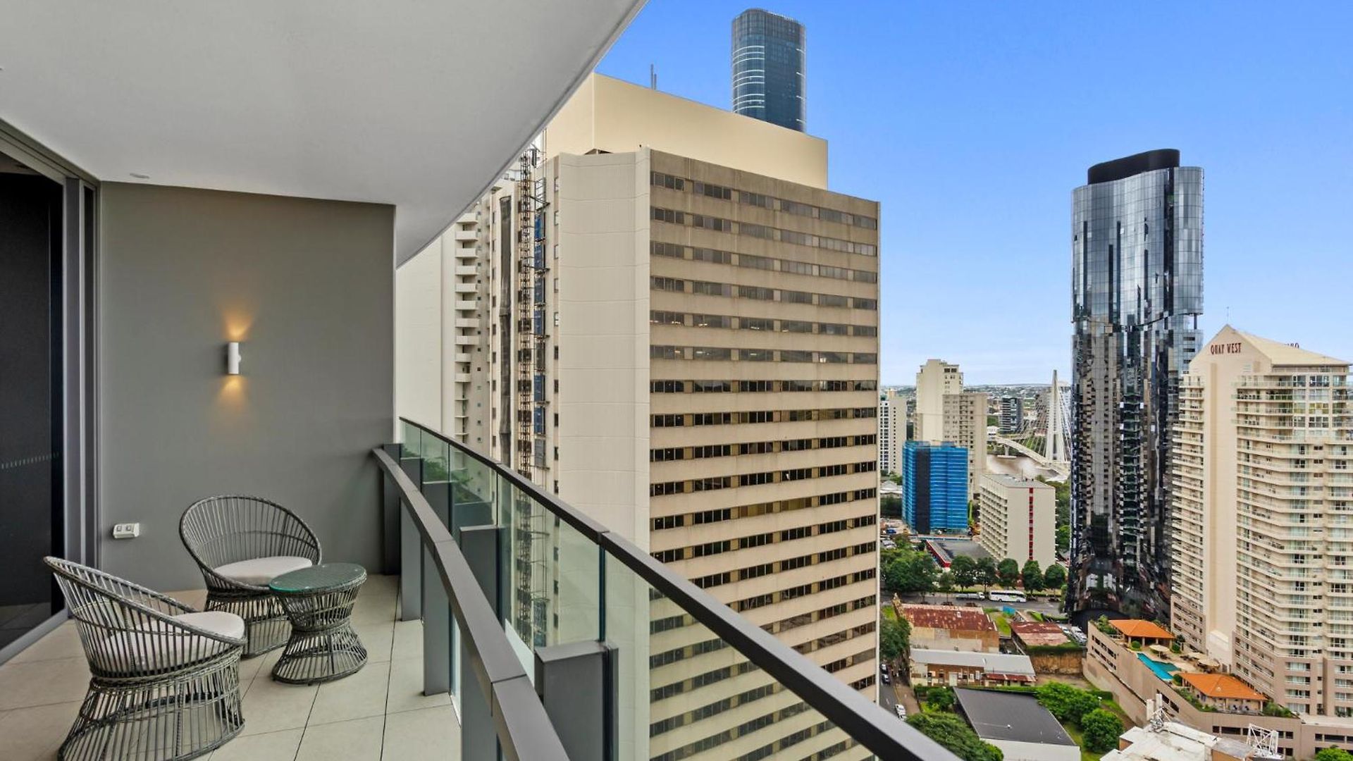 Queen's Wharf Apartment
