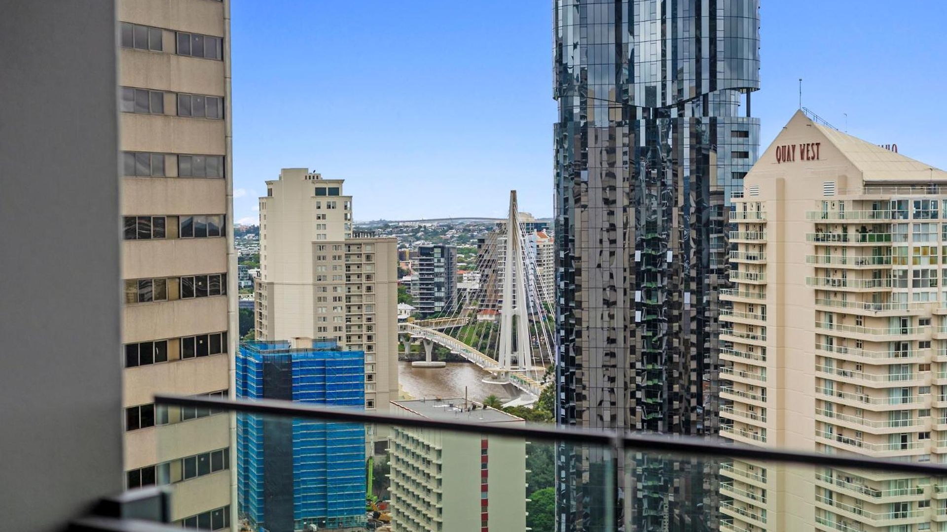 Queen's Wharf Apartment *