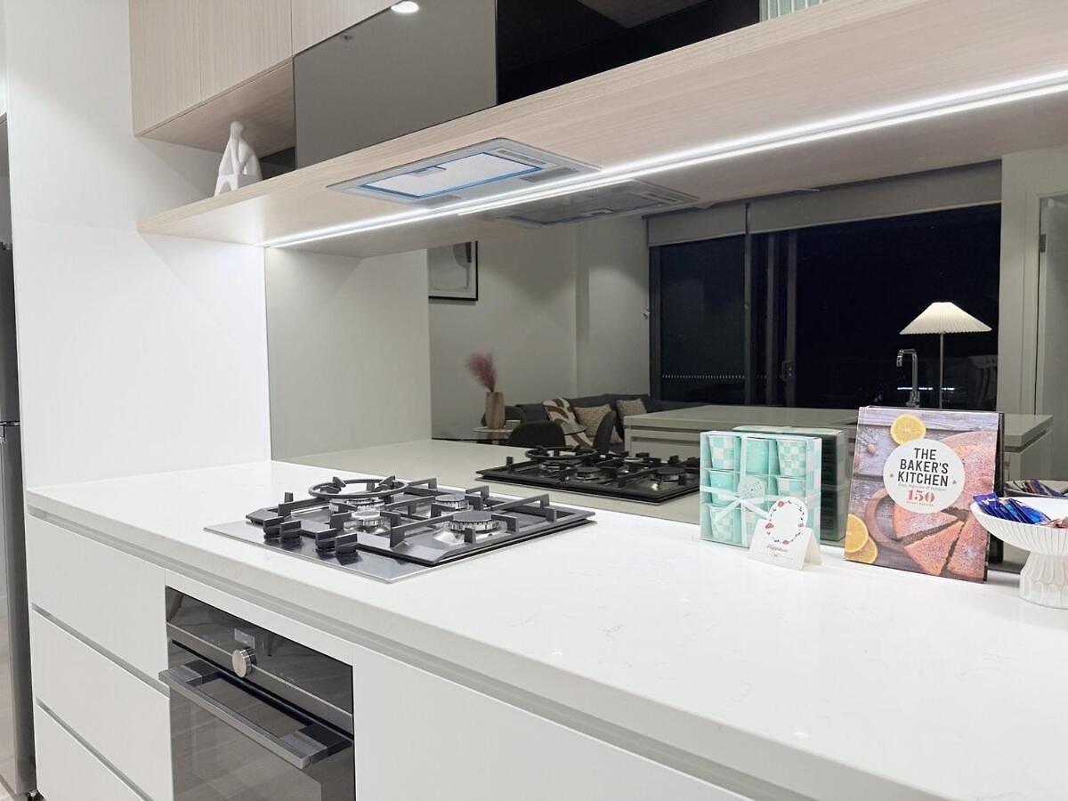 Serene 1bed Sofa Bed With Pool & River Views At Qwr Apartment