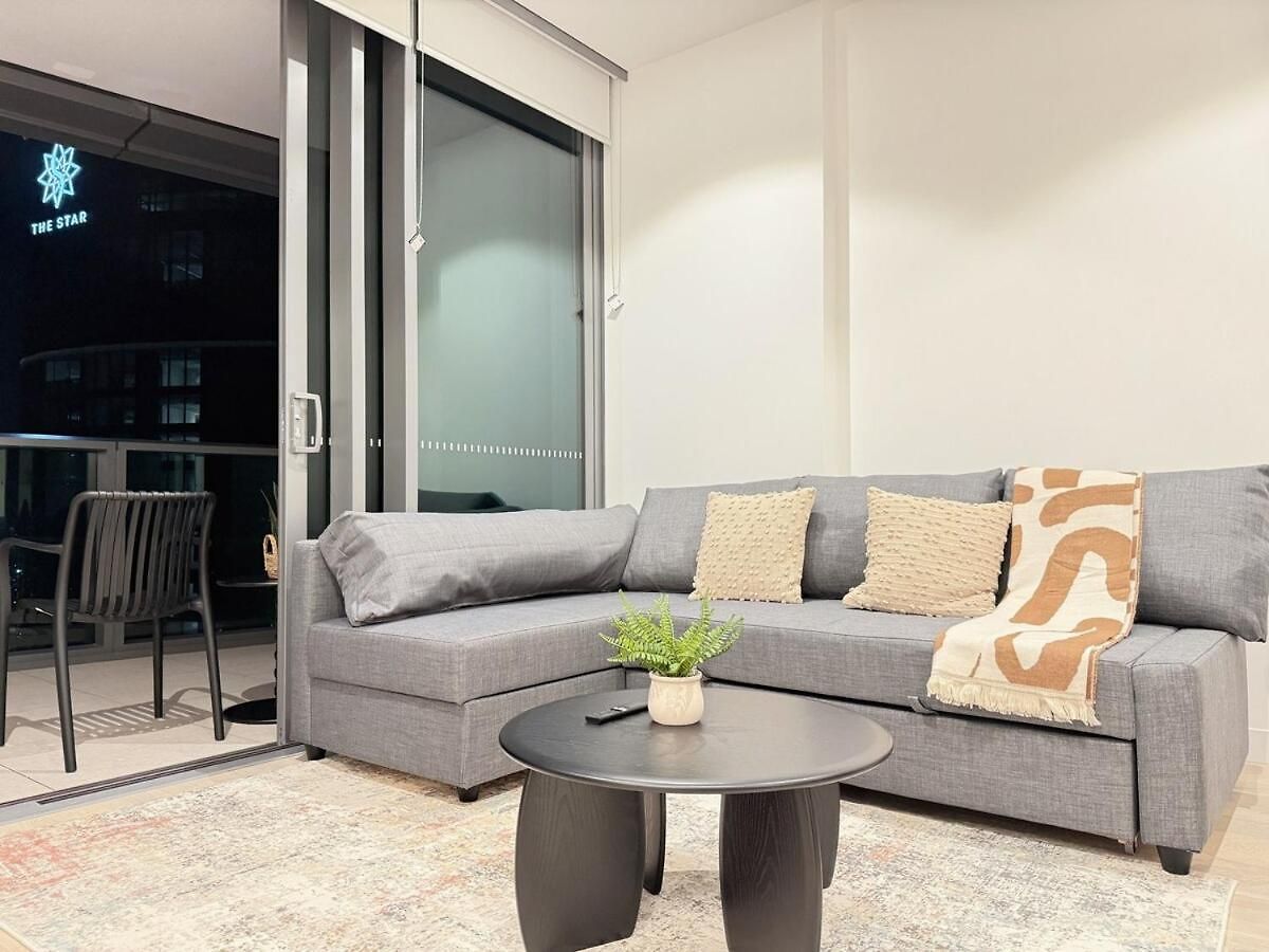 Serene 1bed Sofa Bed With Pool & River Views At Qwr Apartment