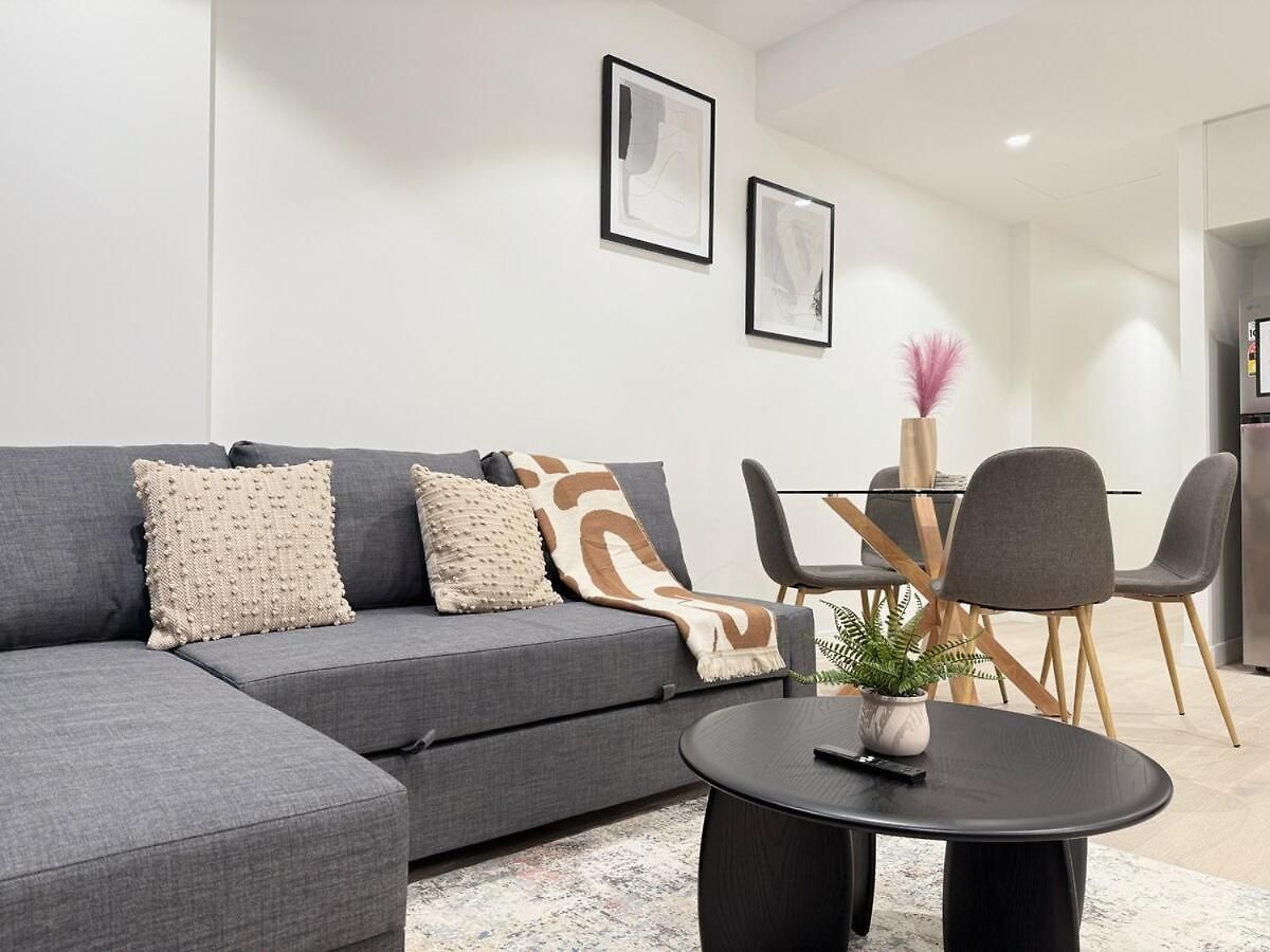 Serene 1bed Sofa Bed With Pool & River Views At Qwr