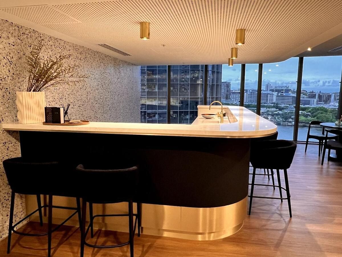 Cbd Queen Wharf With Views Pool And Gym *