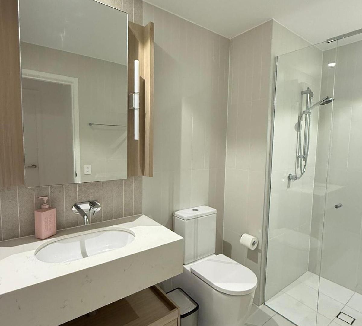 Cbd Queen Wharf With Views Pool And Gym Apartment Brisbane