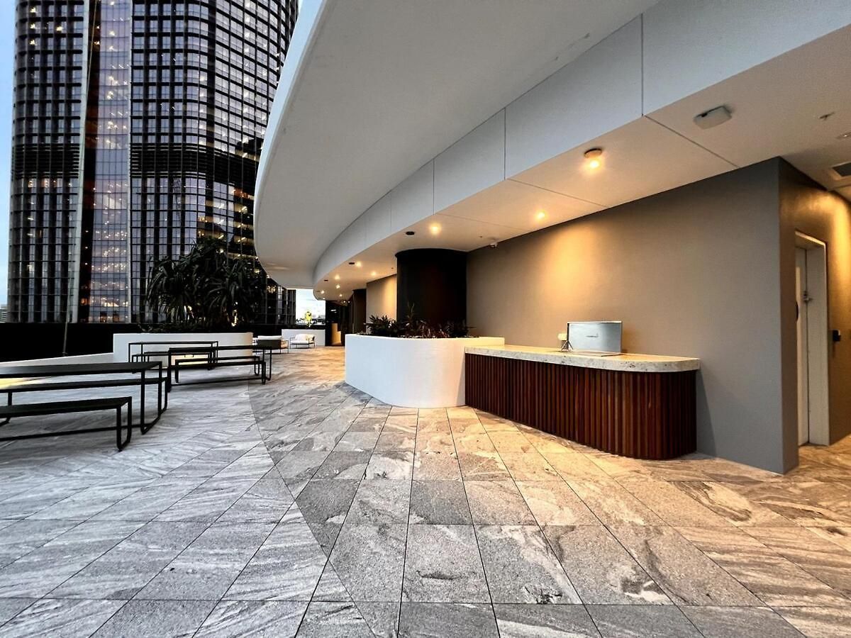 Cbd Queen Wharf With Views Pool And Gym Brisbane