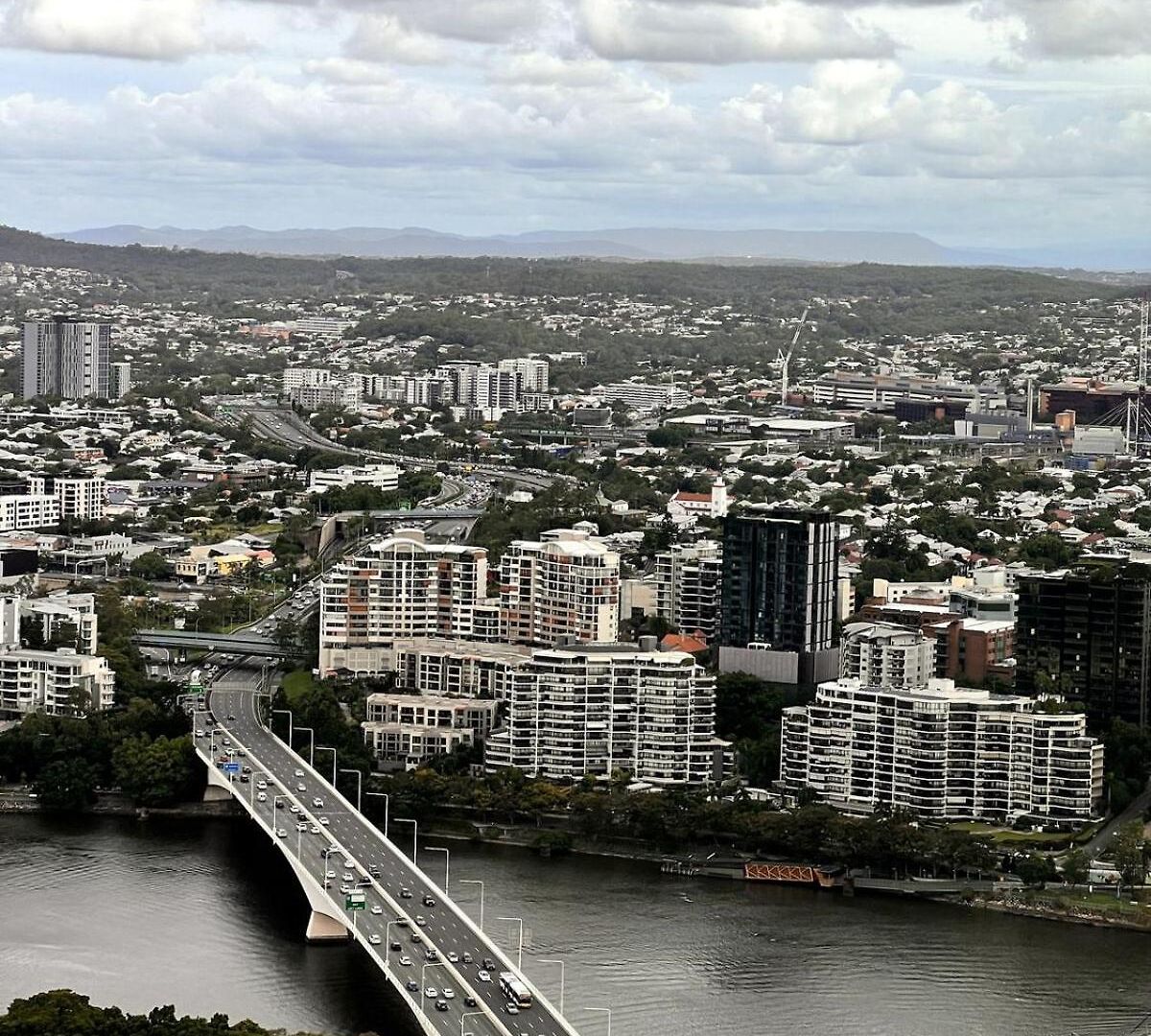 Cbd Queen Wharf With Views Pool And Gym