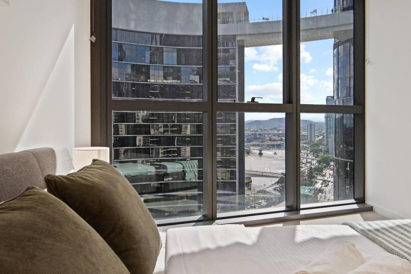 2 Bedroom In Queens Wharf