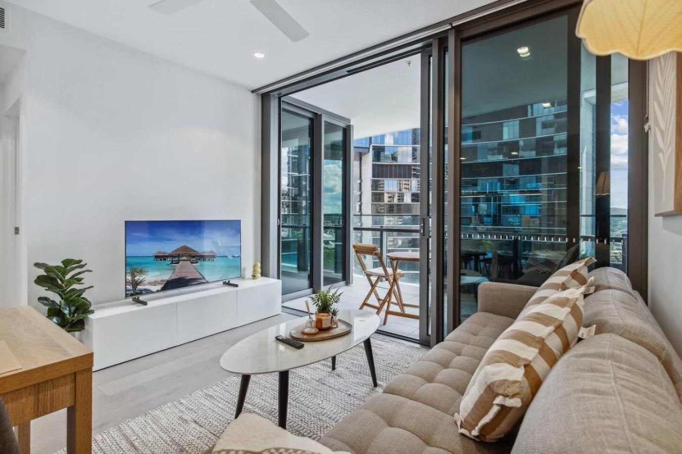 1 Bedroom In Queens Wharf Apartment