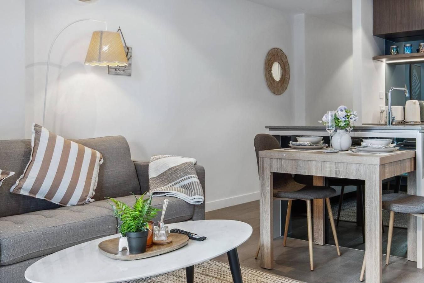 1 Bedroom In Queens Wharf Apartment