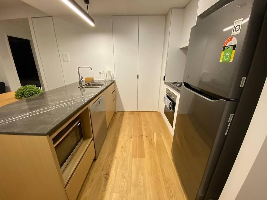 2b With Amazing Night Light Views Free Parking C19 Apartment *
