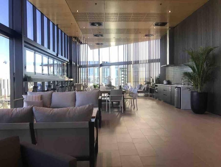 2b With Amazing Night Light Views Free Parking C19 Apartment *