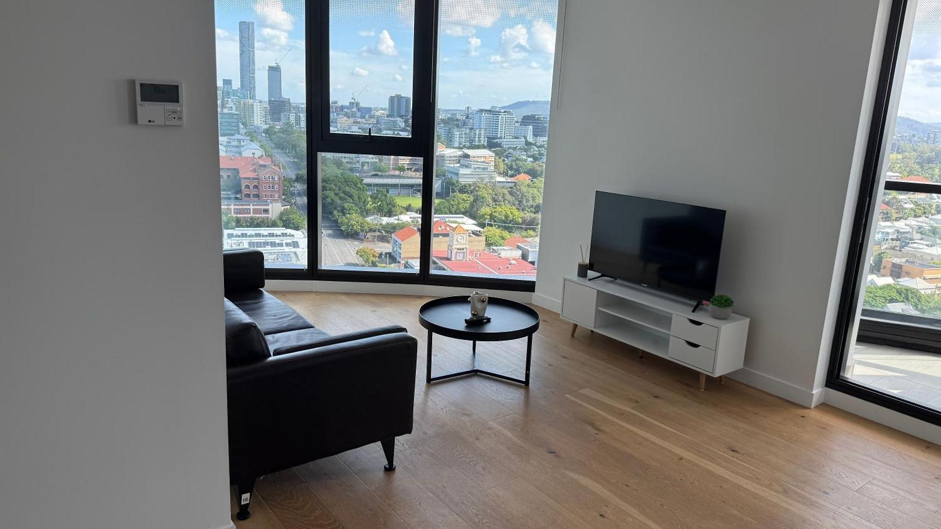 Floor Luxury By Samah Apartment *