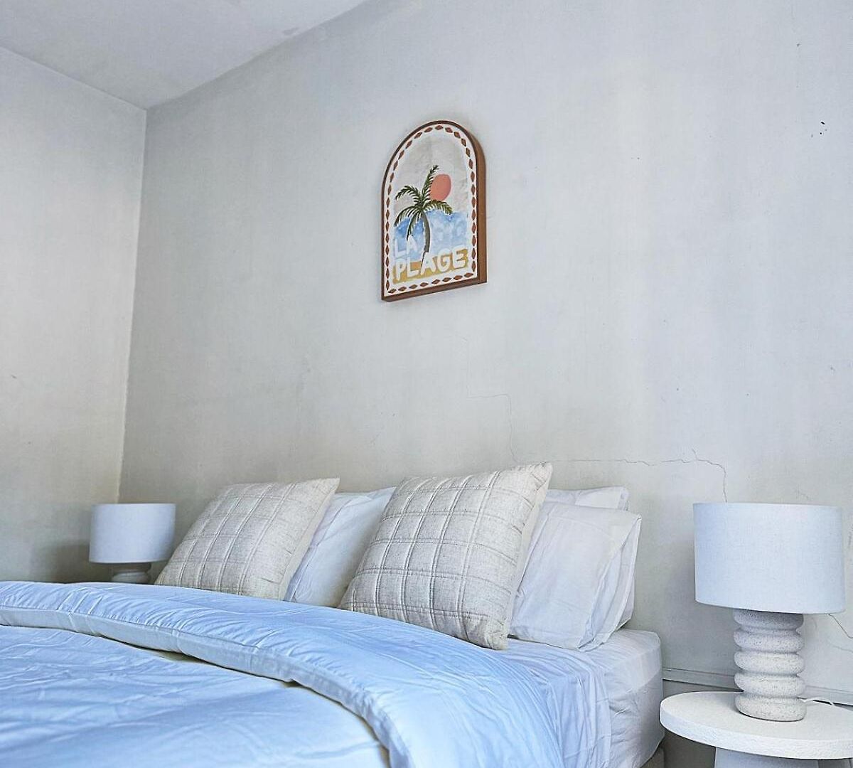 La Pague - Near Cbd - Parking - 2 Bedroom Retreat Apartment