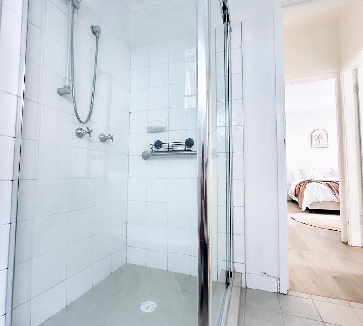Apartment La Pague - Near Cbd - Parking - 2 Bedroom Retreat *