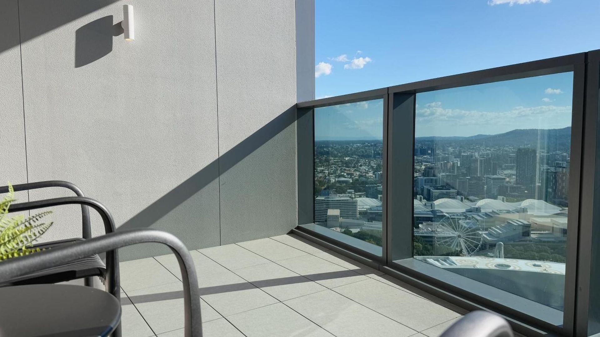 Apartment Serene 1bed Sofa Bed With Pool & River Views At Qwr *
