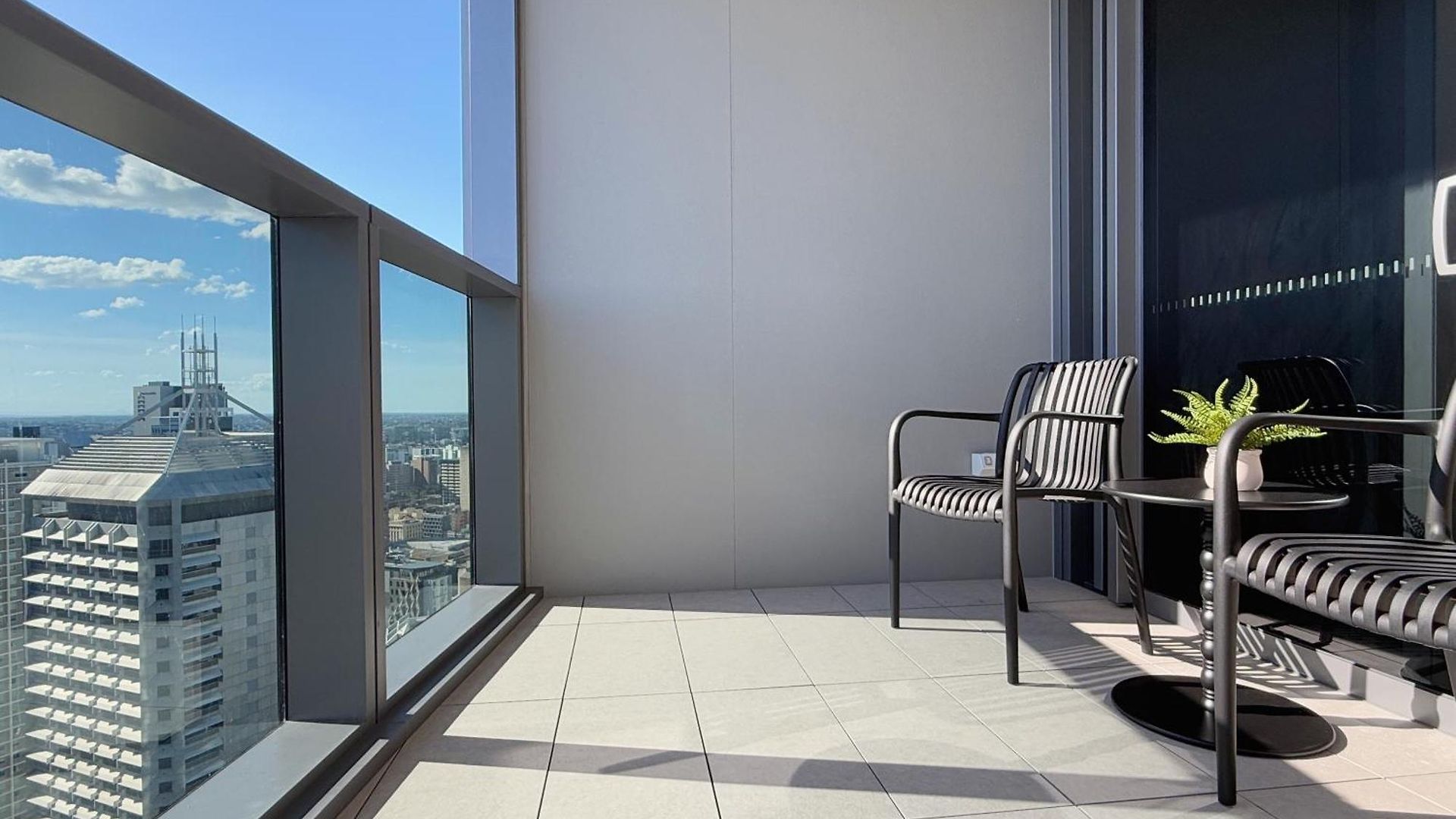 Serene 1bed Sofa Bed With Pool & River Views At Qwr Apartment *