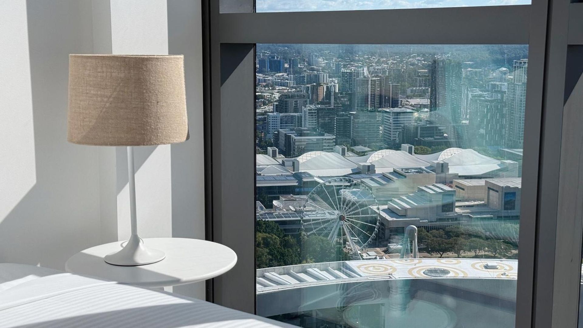 Serene 1bed Sofa Bed With Pool & River Views At Qwr Apartment
