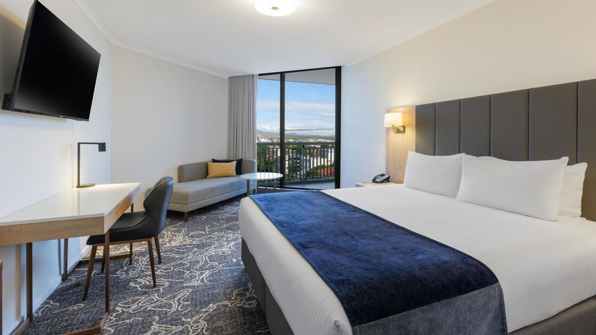 Grand Chancellor Hotel 5*