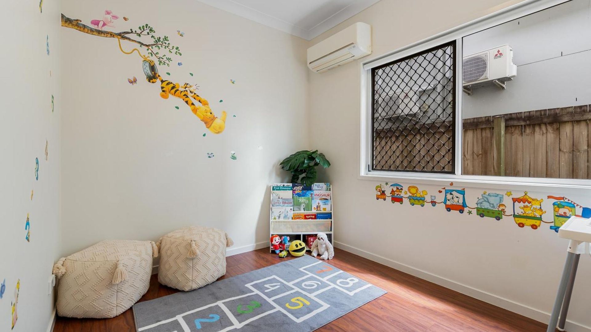 Holiday home 5br Family - Ev Car Point At Home, 2 Master - Near Sunnybank, Qeii, Qsac And Griffith Uni *