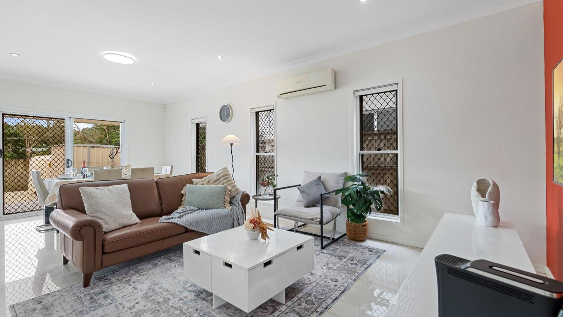 Holiday home 5br Family - Ev Car Point At Home, 2 Master - Near Sunnybank, Qeii, Qsac And Griffith Uni
