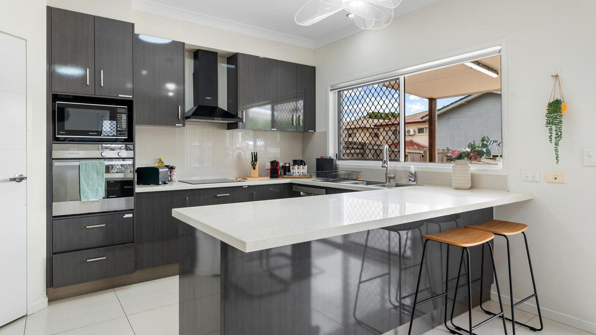 5br Family - Ev Car Point At Home, 2 Master - Near Sunnybank, Qeii, Qsac And Griffith Uni